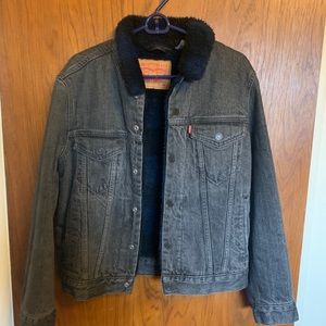 Rare Levi’s Men’s XS Sherpa Trucker Jacket